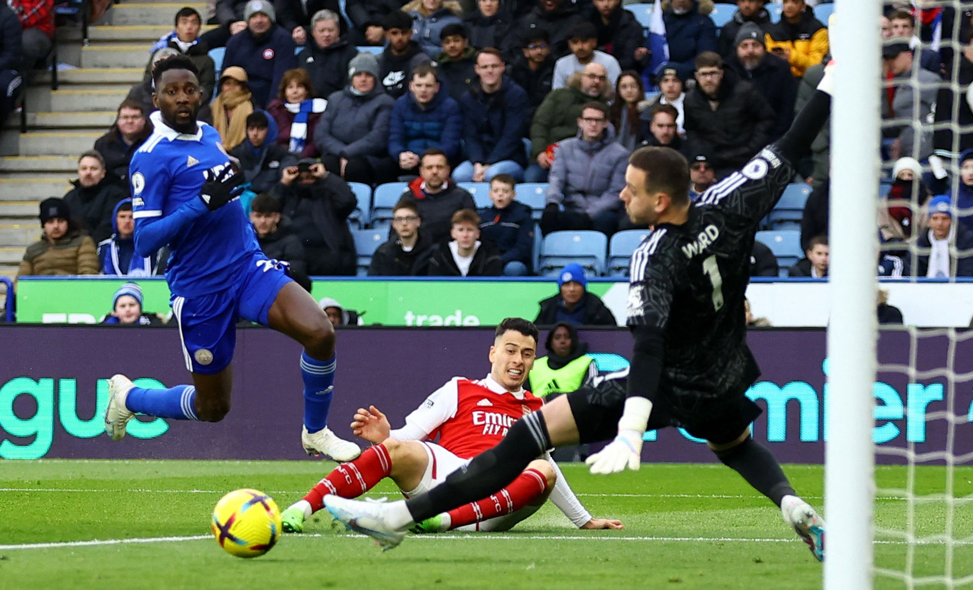 的队友之间 的队友之间